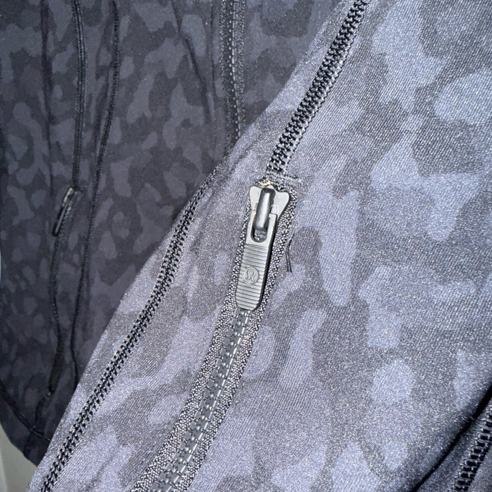 Lululemon Define Jacket Luxtreme in Formation Camo Deep Coal Size 6 Never Worn - Picture 11 of 13